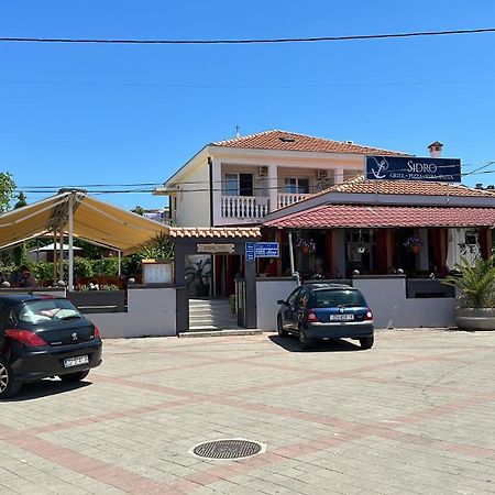 Apartment And Rooms Sidro Петрчане Экстерьер фото