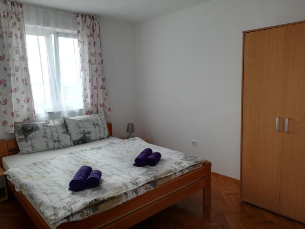 Apartment And Rooms Sidro Петрчане Экстерьер фото