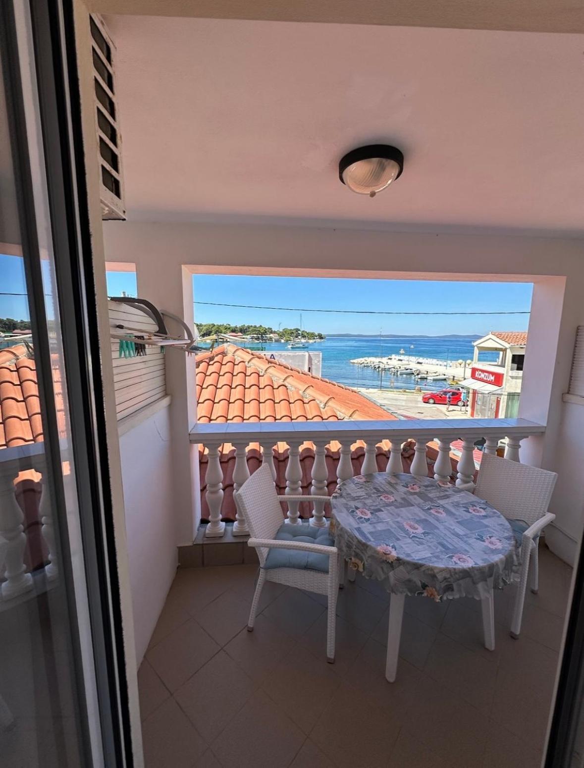 Apartment And Rooms Sidro Петрчане Экстерьер фото
