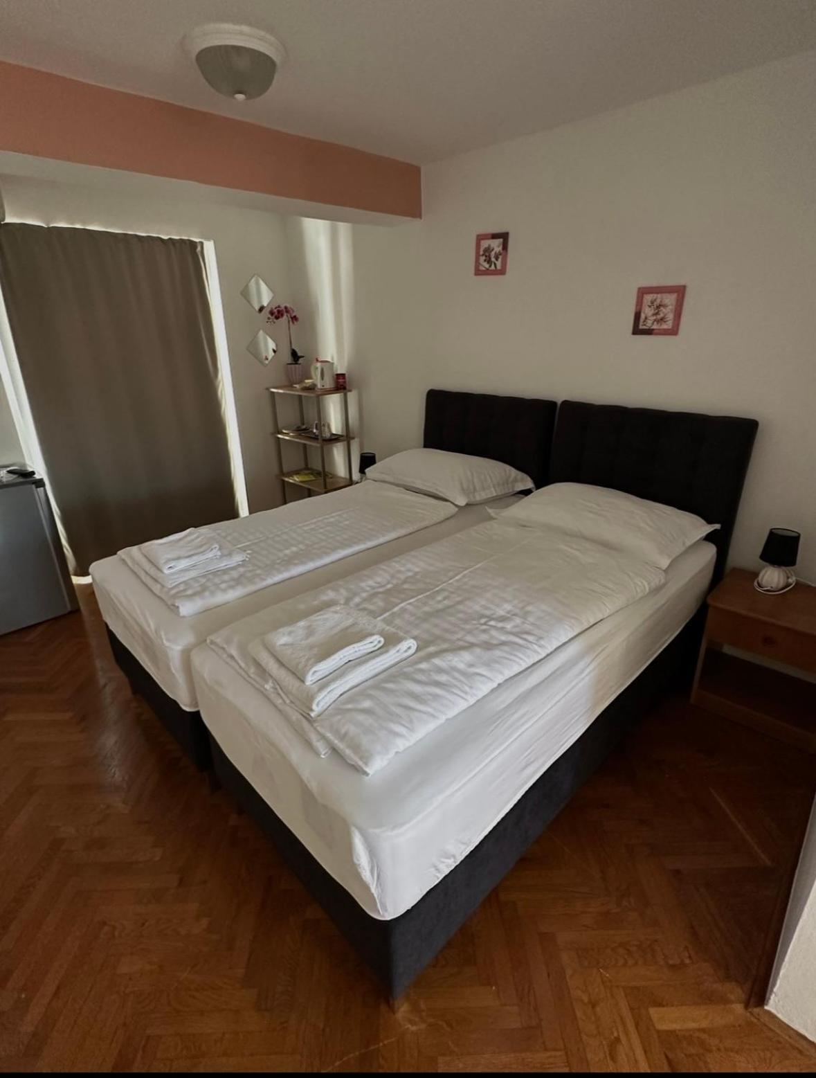 Apartment And Rooms Sidro Петрчане Экстерьер фото